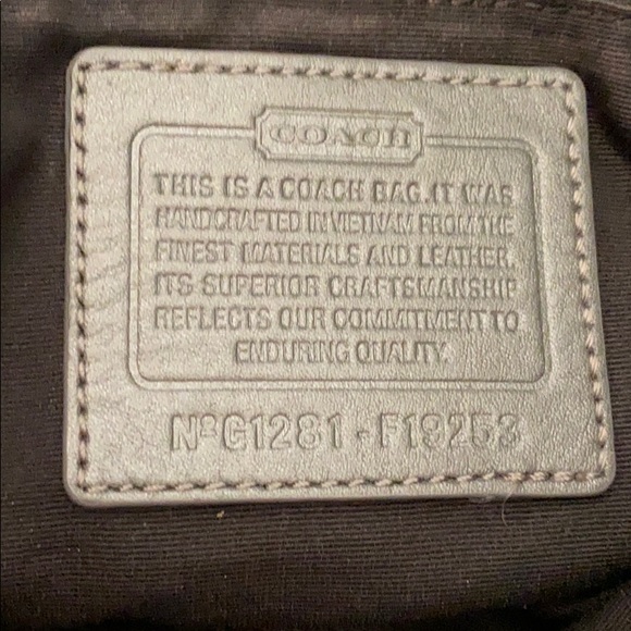 Gray signature Coach handbag - Picture 3 of 8